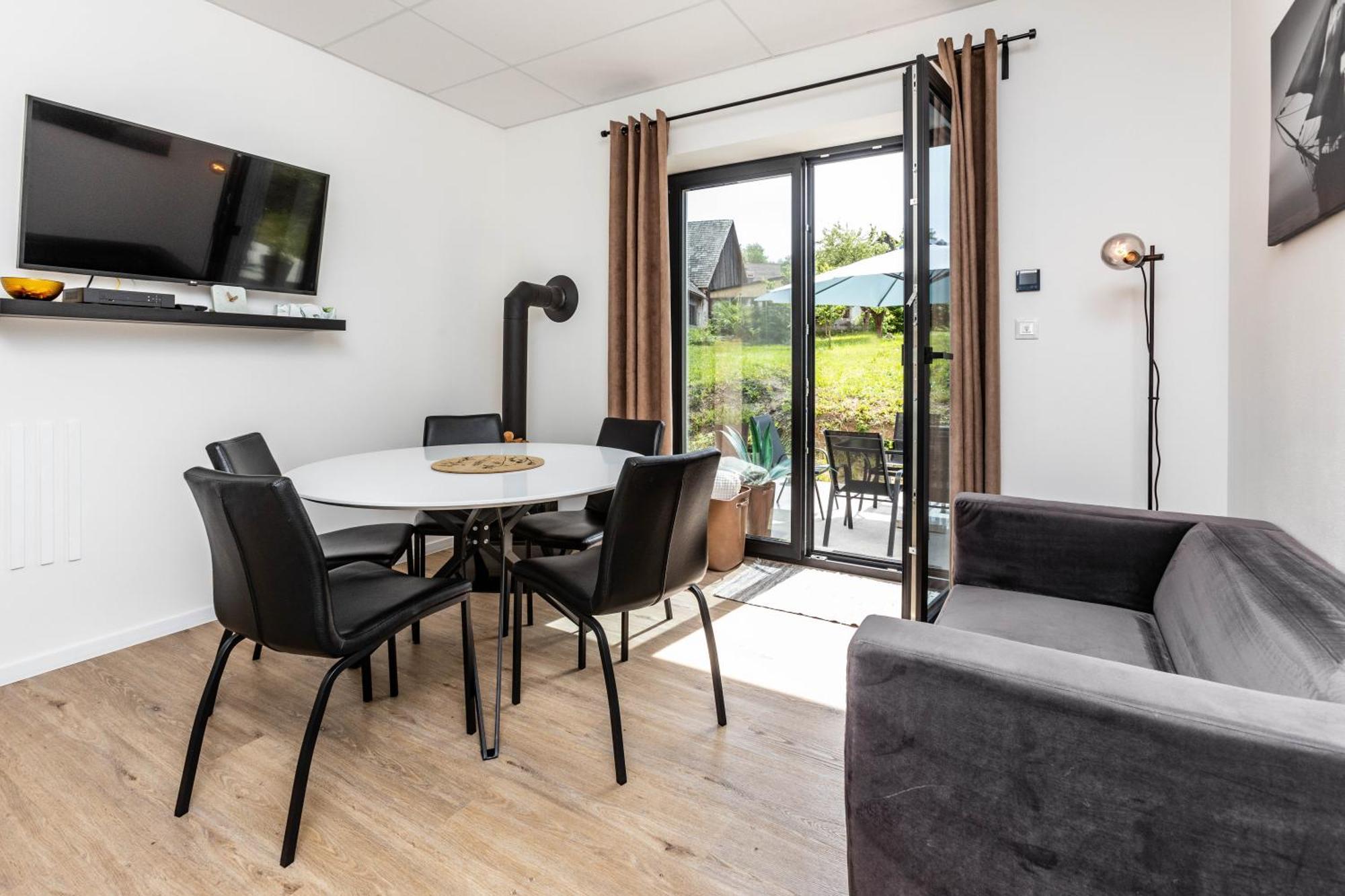 Sunny Apartment With Free Parking Zvolen Eksteriør billede